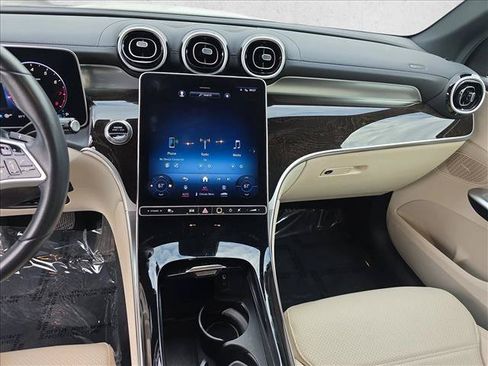 Used 2023 Mercedes-Benz GLC 300 image 21