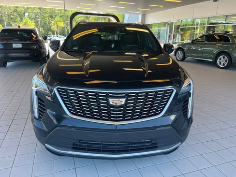 Used 2023 Cadillac XT4 Premium Luxury w/ Technology Package FWD image 2