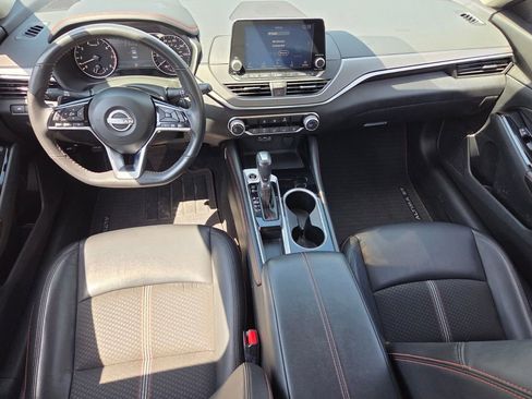 Used 2025 Nissan Altima 2.5 SR image 9