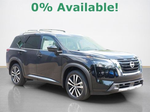 New 2025 Nissan Pathfinder Platinum image 1