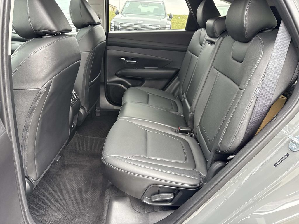 Used 2025 Hyundai Tucson SEL AWD/4WD image 23