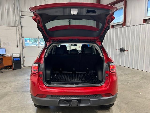 Used 2018 Jeep Compass Latitude AWD/4WD image 19