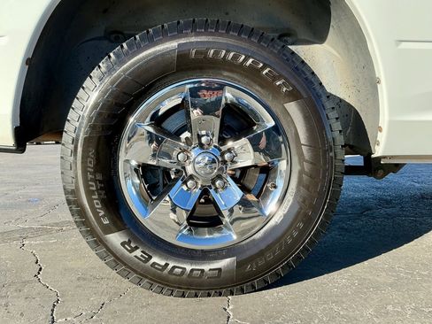 Used 2010 Dodge Ram 1500 Truck SLT image 21