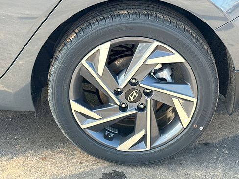New 2025 Hyundai Elantra Sport image 19