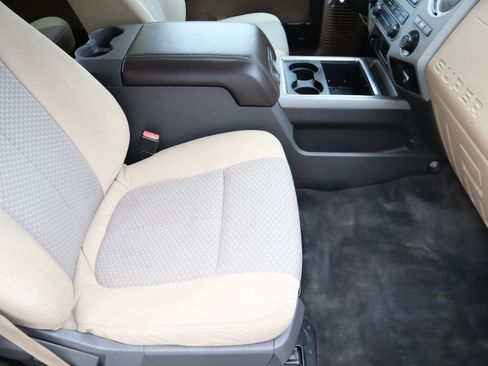 Used 2015 Ford F250 XLT w/ XLT Value Package image 40