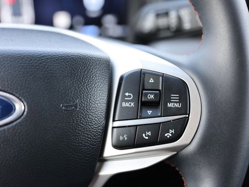 Used 2025 Ford Explorer Active image 41