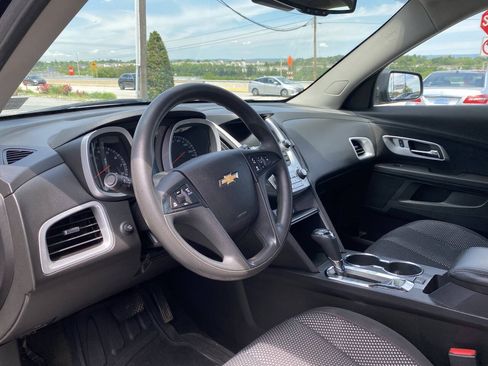 Used 2017 Chevrolet Equinox LS AWD/4WD image 12