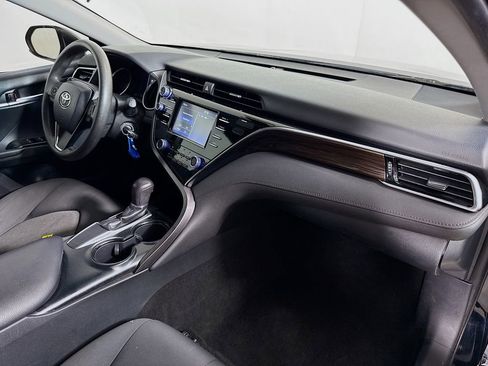 Used 2018 Toyota Camry LE FWD image 26