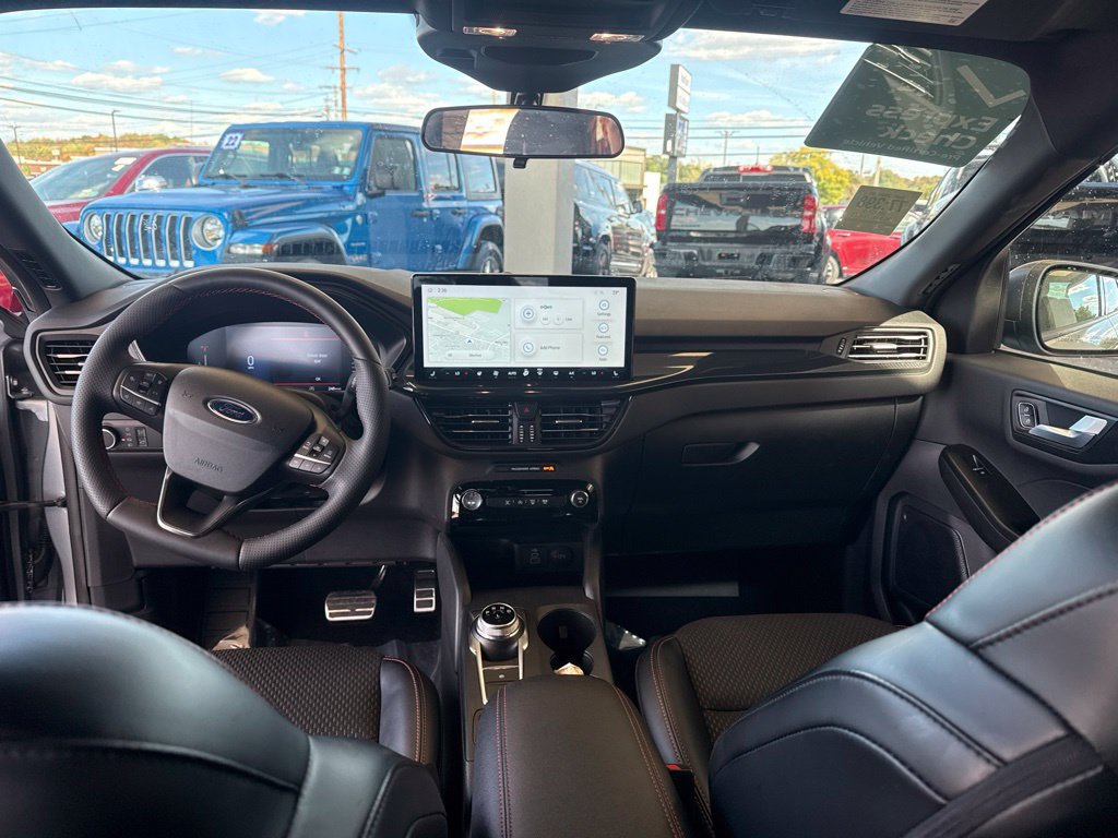 Used 2024 Ford Escape ST-Line w/ Tech Pack #1 AWD/4WD image 14