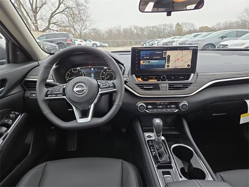 New 2025 Nissan Altima 2.5 SL image 13