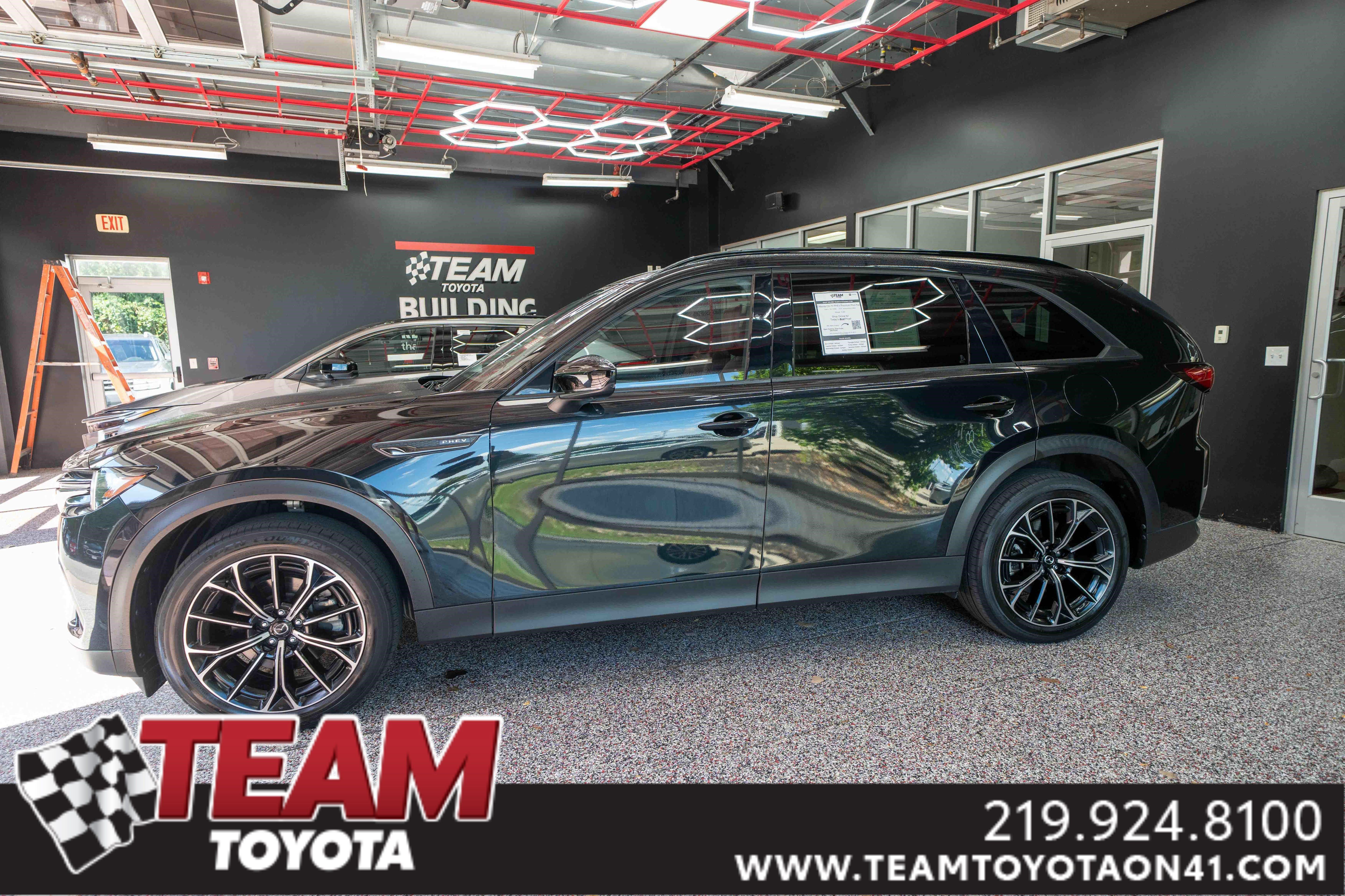 Used 2025 MAZDA CX-70 Plug-In Hybrid w/ Premium Plus AWD/4WD image 1