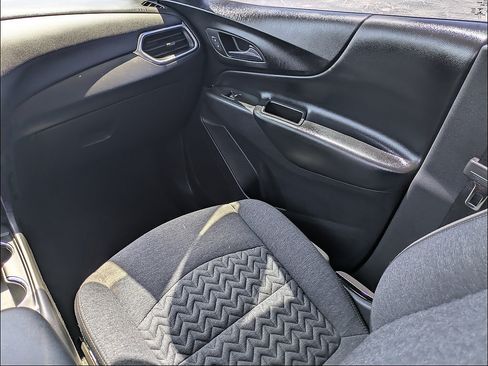 Certified 2023 Chevrolet Equinox LT FWD image 16