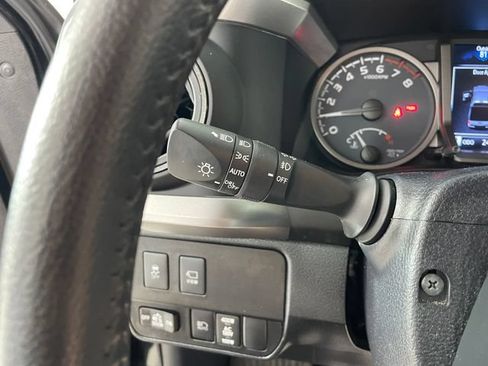 Used 2021 Toyota Tacoma Limited AWD/4WD image 15