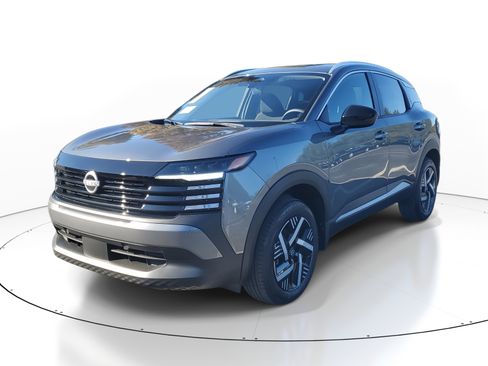 New 2026 Nissan Kicks SV FWD image 3