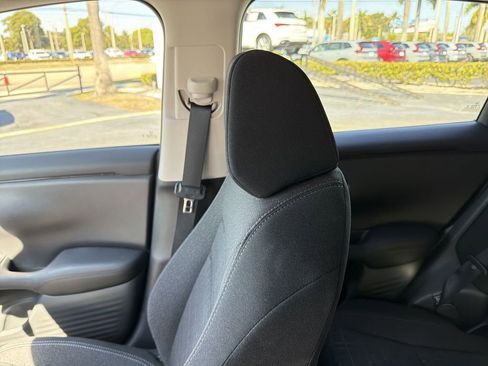 Certified 2025 Honda HR-V LX image 12