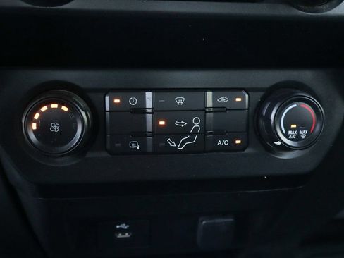 Used 2020 Ford F550 2WD Regular Cab Super Duty image 38