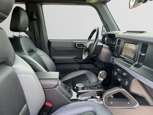 Used 2023 Ford Bronco Big Bend w/ Sasquatch Package AWD/4WD image 15