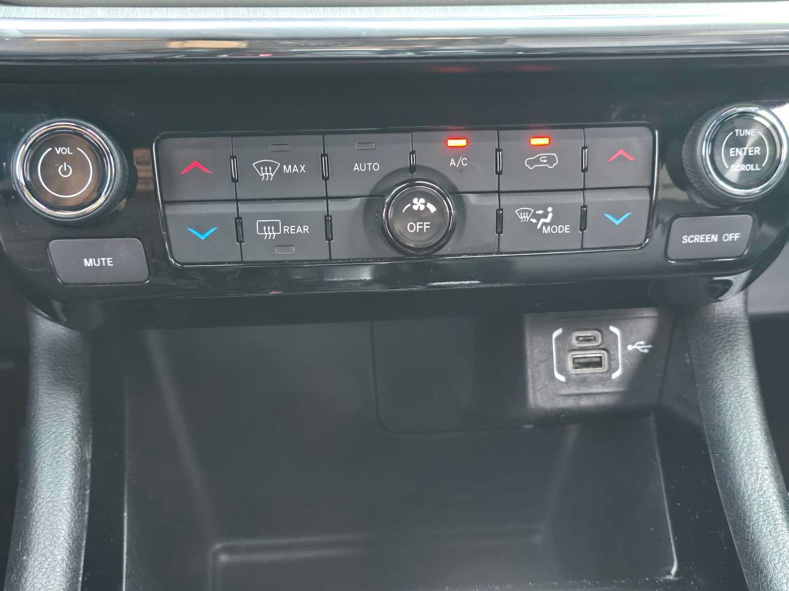 Used 2024 Jeep Compass Limited AWD/4WD image 26
