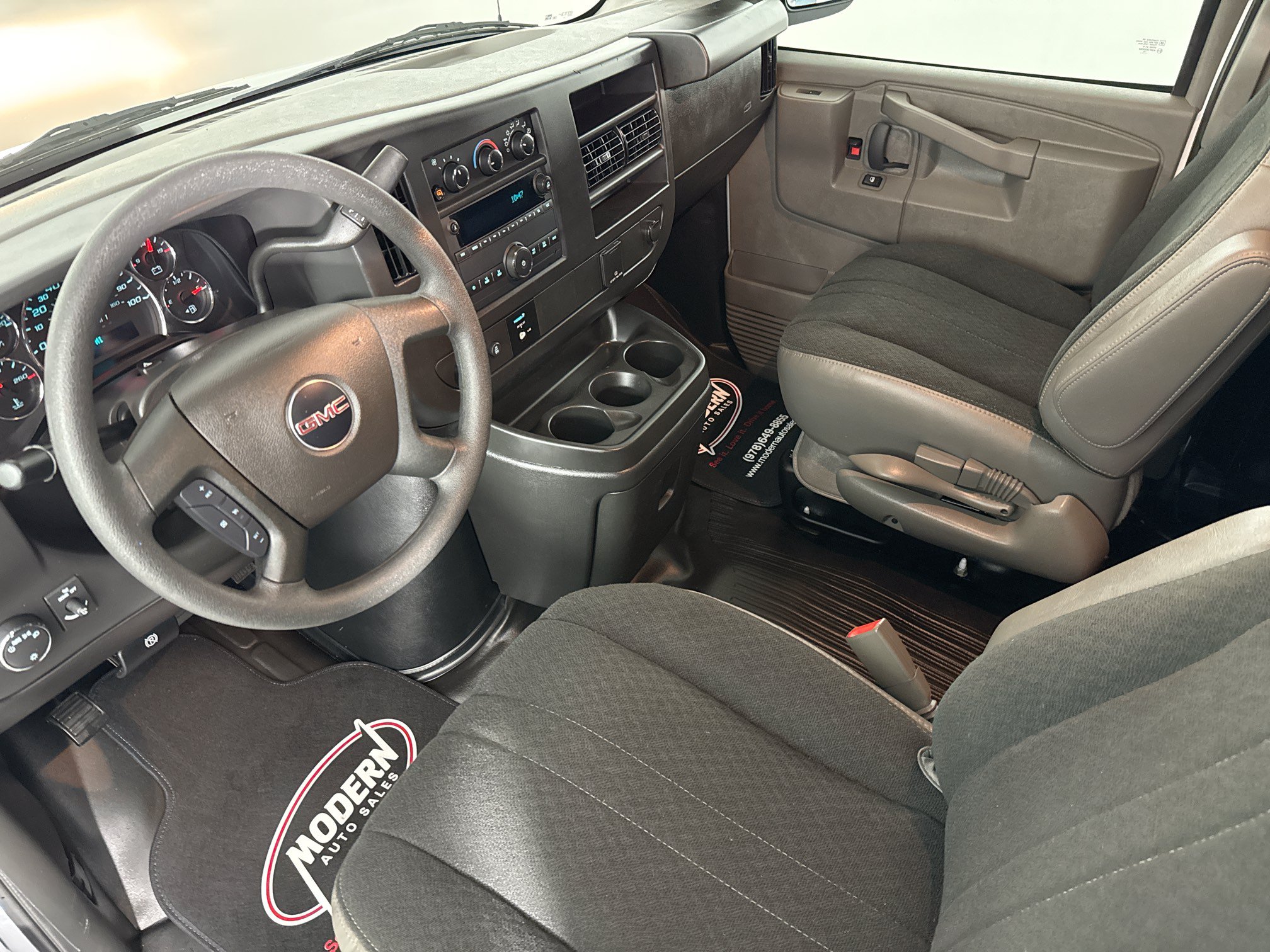 Used 2025 GMC Savana 2500 w/ Driver Convenience Package RWD image 18