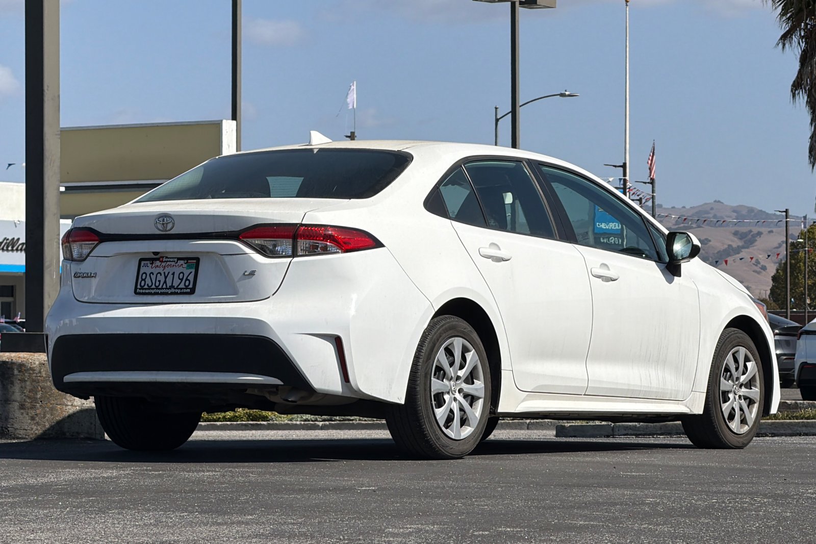 Used 2020 Toyota Corolla LE FWD image 4