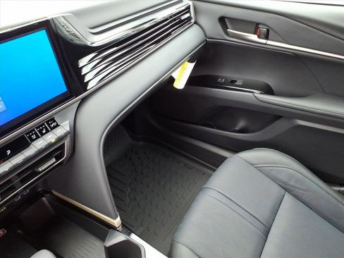 New 2026 Toyota Camry XSE FWD image 18