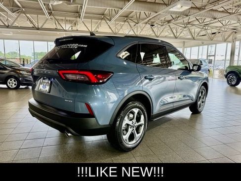 Used 2025 Ford Escape ST-Line Select AWD/4WD image 9