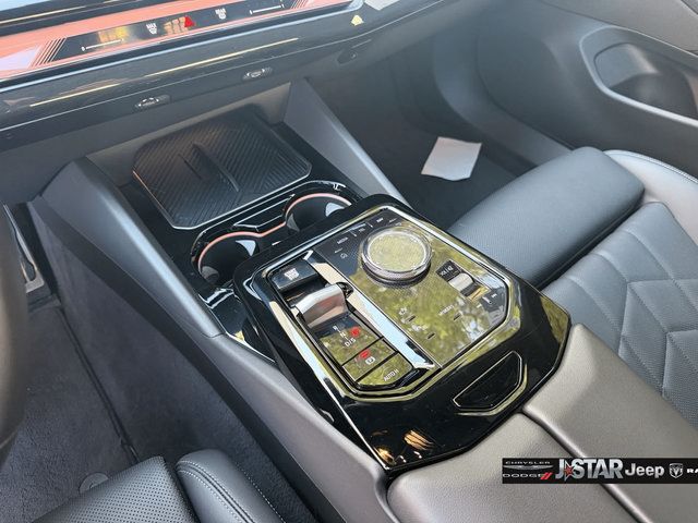 Used 2024 BMW 540i xDrive w/ M Sport Package AWD/4WD image 23