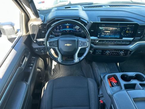 Used 2024 Chevrolet Silverado 2500 LT AWD/4WD image 32