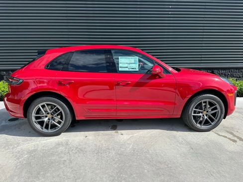 Used 2025 Porsche Macan image 8