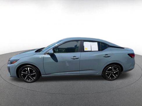 Used 2024 Nissan Sentra SV FWD image 8