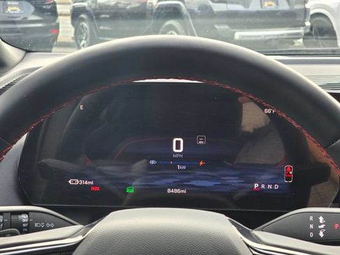 Used 2025 Chevrolet Equinox EV RS FWD image 27
