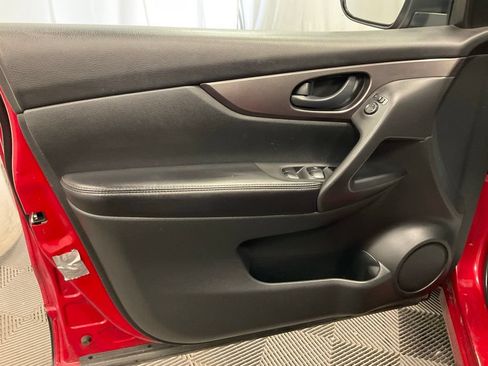 Used 2018 Nissan Rogue Sport S AWD/4WD image 16