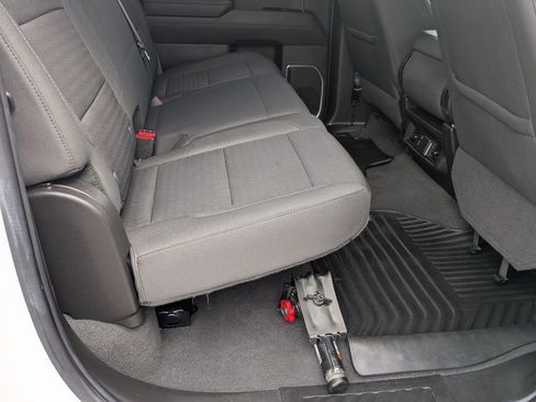 Used 2022 Chevrolet Silverado 1500 LT image 34