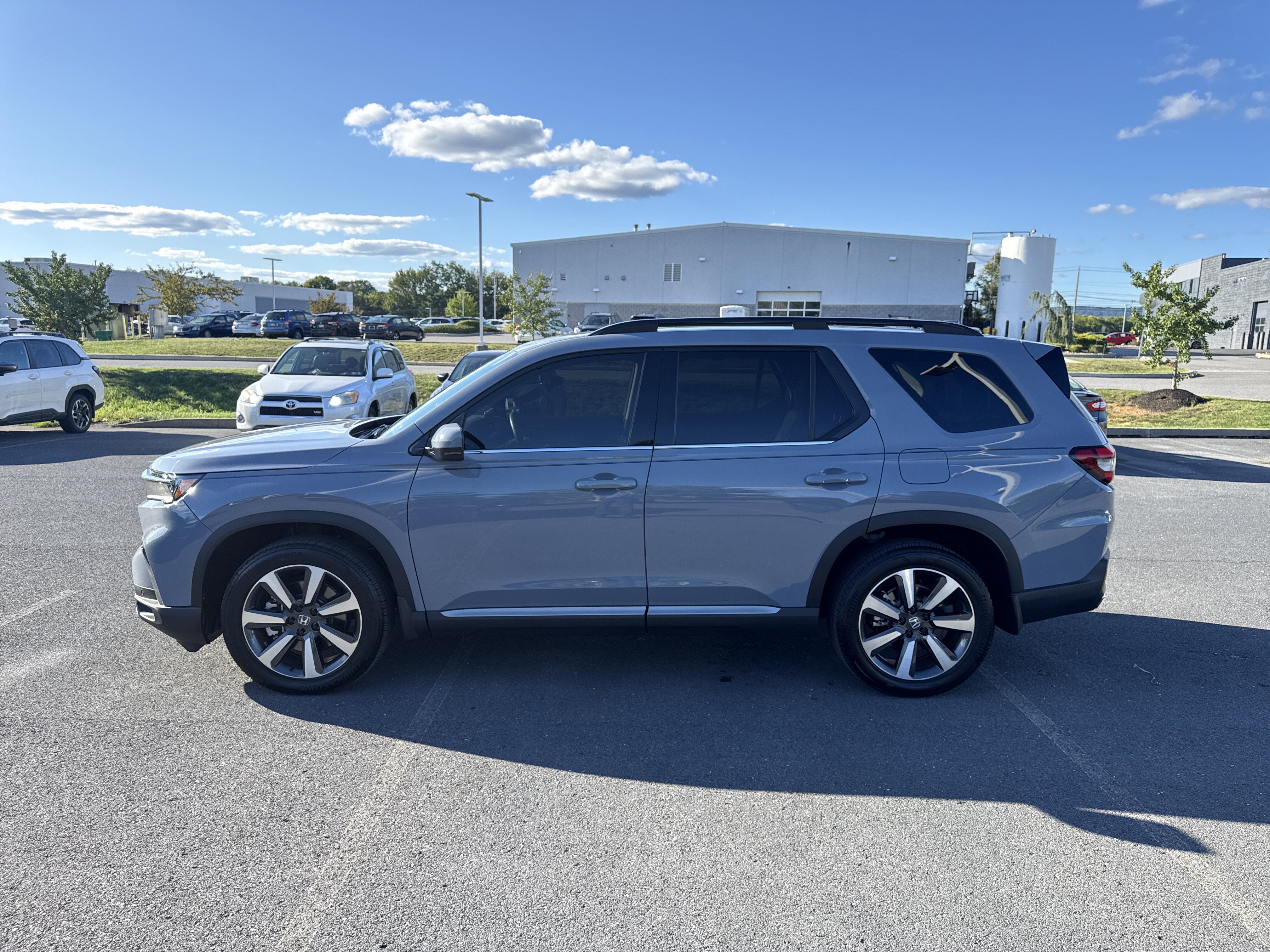 Used 2025 Honda Pilot Touring image 25
