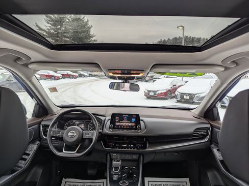 Used 2023 Nissan Rogue SV w/ SV Premium Package image 19