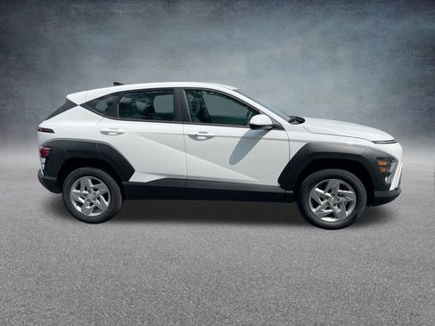 Used 2026 Hyundai Kona SE image 33