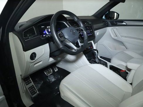 Used 2024 Volkswagen Tiguan SE R-Line AWD/4WD image 18