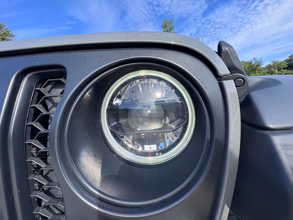 Used 2023 Jeep Gladiator Rubicon w/ LED Lighting Group AWD/4WD image 11