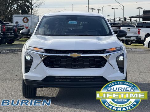New 2026 Chevrolet Trax LS image 8