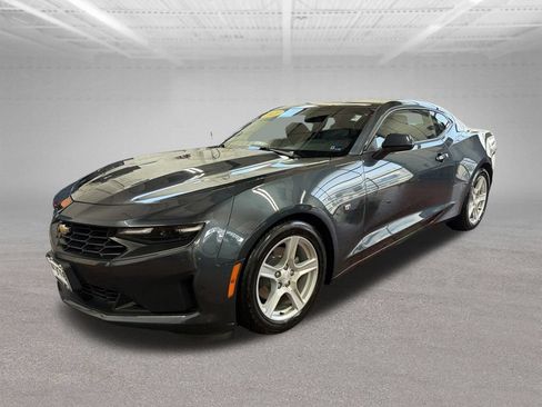 Used 2021 Chevrolet Camaro LT RWD image 4