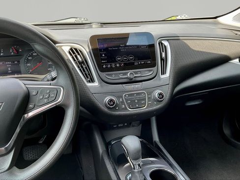 Used 2023 Chevrolet Malibu LT image 9