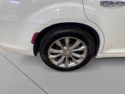 Used 2019 Chrysler 300 Limited w/ Light Group AWD/4WD image 6