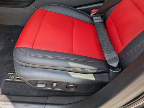 Used 2025 Chevrolet Equinox EV RS image 22