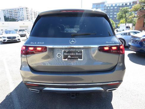 Used 2024 Mercedes-Benz GLS 450 4MATIC image 3