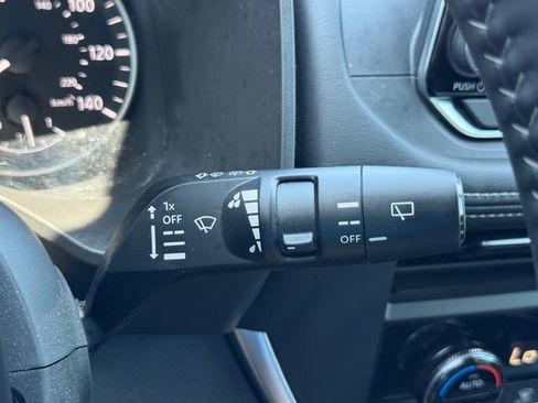 Certified 2025 Nissan Rogue SV FWD image 23