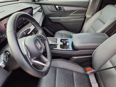 Used 2025 Buick Enclave Sport Touring w/ Power Package FWD image 16