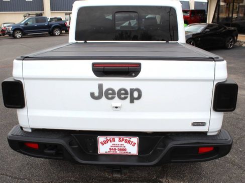 Used 2023 Jeep Gladiator Overland w/ Cold Weather Group AWD/4WD image 13