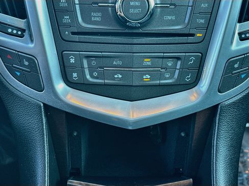 Used 2011 Cadillac SRX Luxury FWD image 22