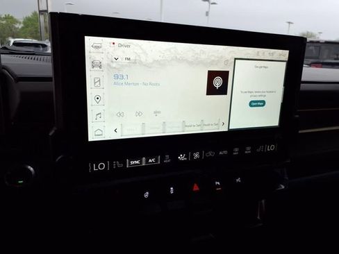 Used 2025 GMC Hummer EV 2X image 33