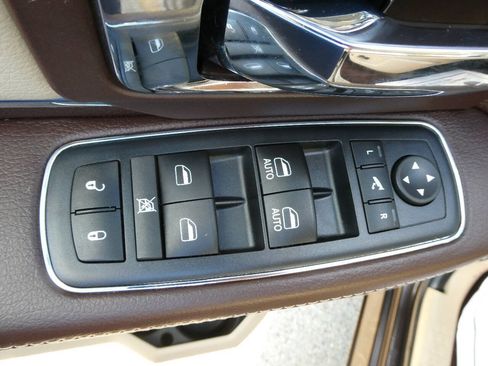 Used 2017 RAM 1500 Laramie w/ Convenience Group AWD/4WD image 26